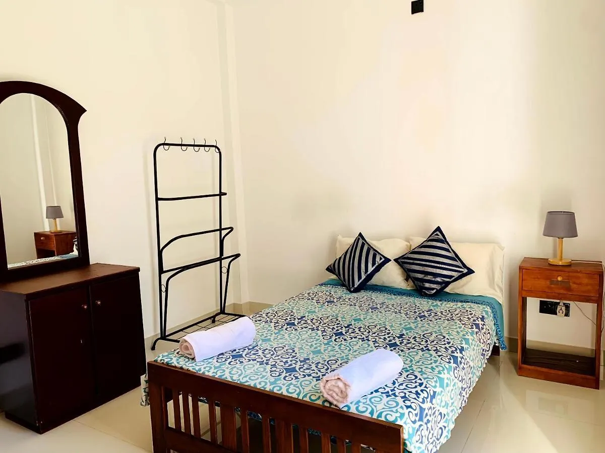 Frühstückspension Villa Avi - Near Airport Negombo